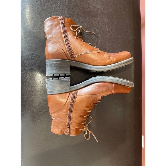 Little Burgundy leather boots in a size 8.5 - Picture 2 of 16